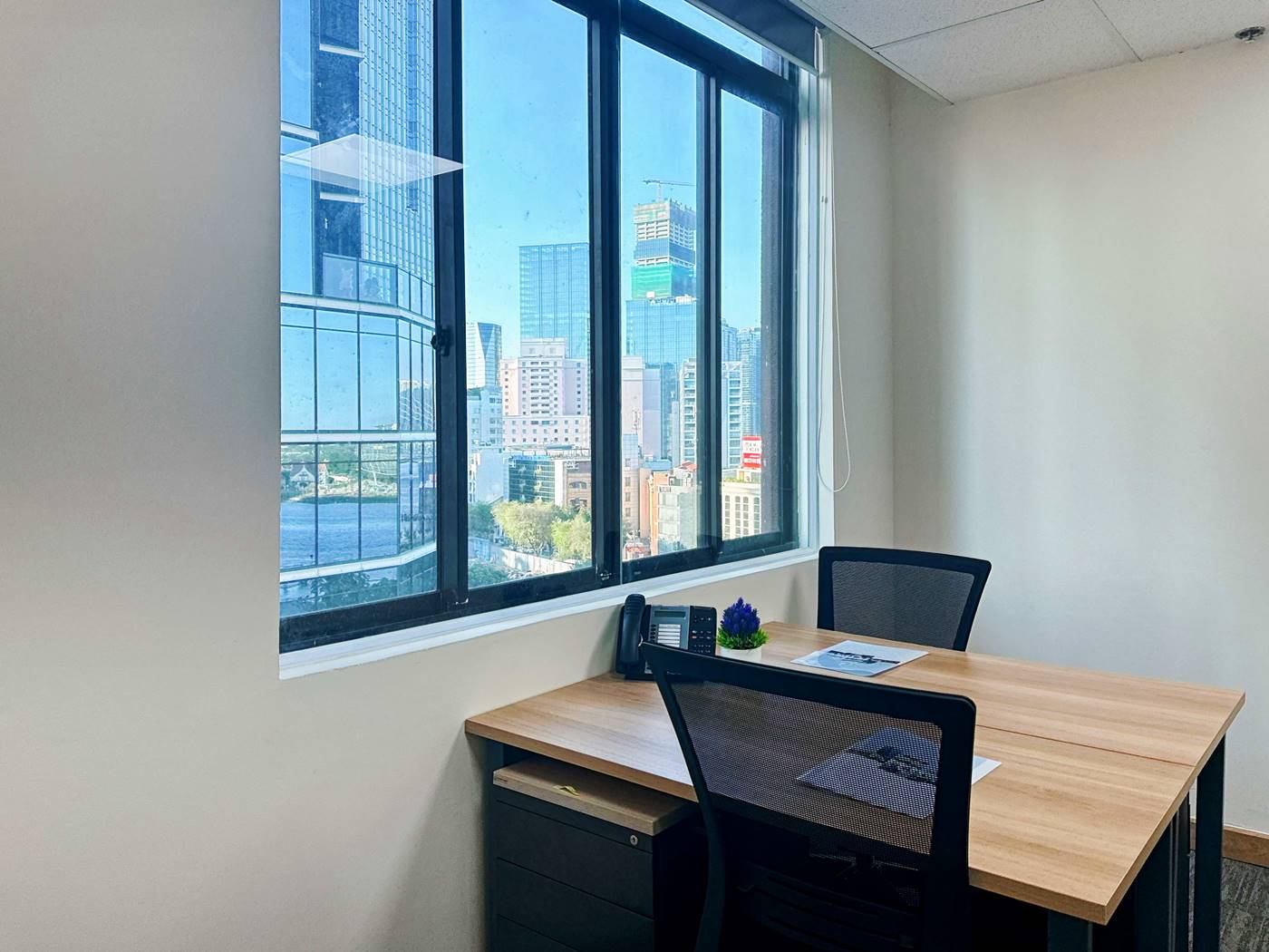 Văn phòng trọn gói Regus Mê Linh Point Tower, Quận 1, TP.HCM - Vlook.vn