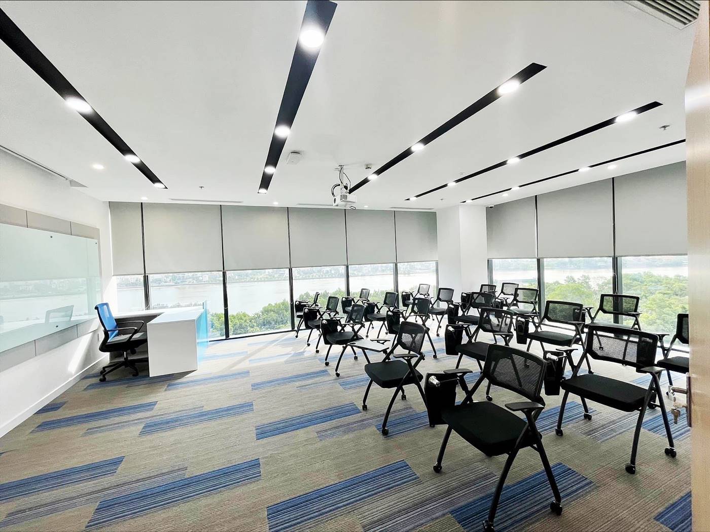 Văn phòng trọn gói CMC Creative Space, 27B Đường số 19, KCX Tân Thuận, Thuận Đông, Quận 7 - vlook