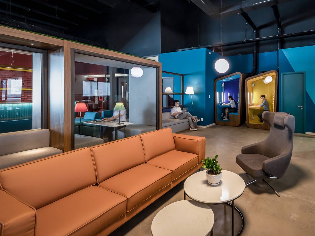Văn phòng trọn gói Designer Hub • C-Space, 12-13 đường N1, Khu Thương Mại Nam, P. Tân Thuận Đông, Quận 7 - vlook