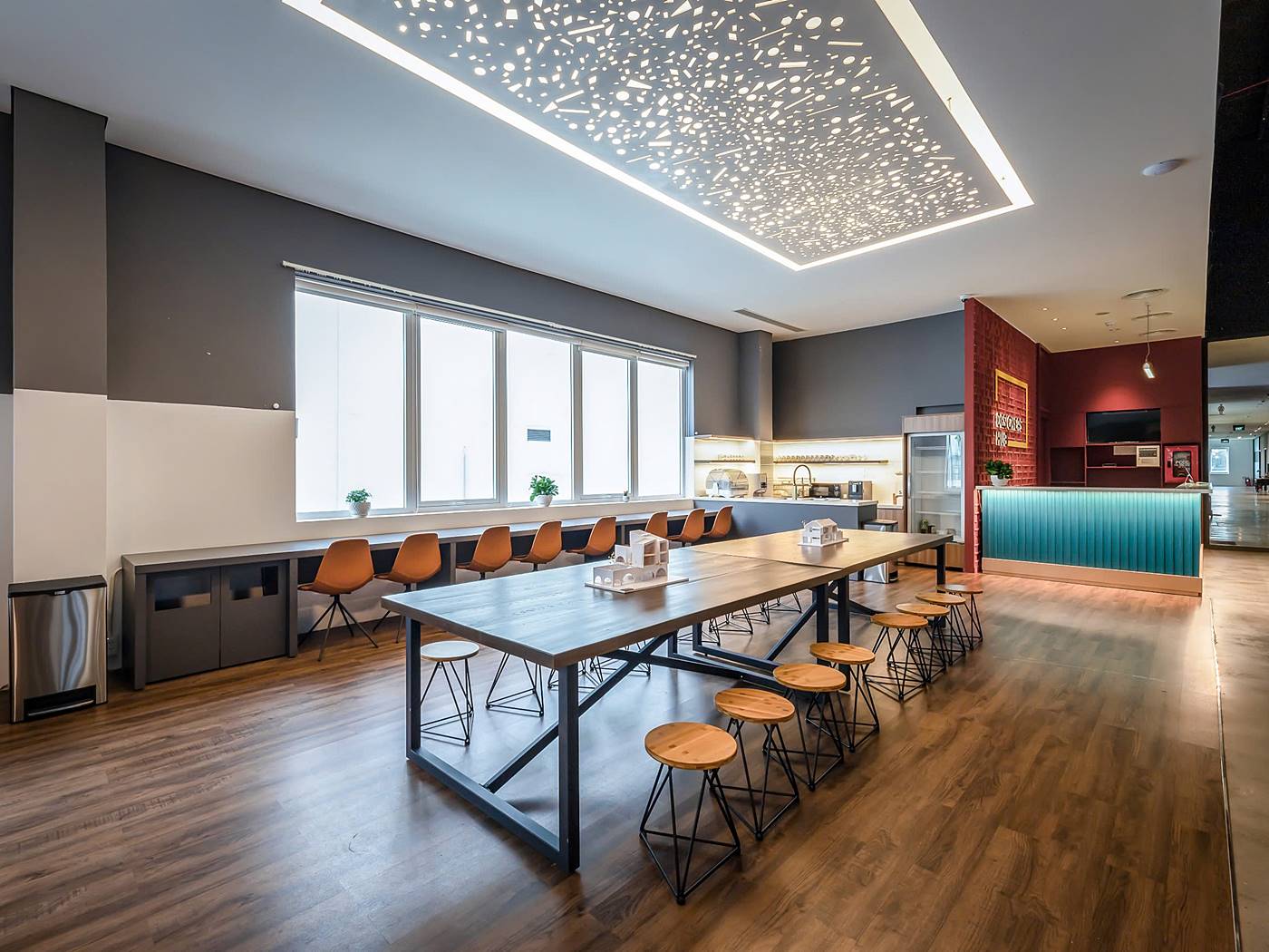Văn phòng trọn gói Designer Hub • C-Space, 12-13 đường N1, Khu Thương Mại Nam, P. Tân Thuận Đông, Quận 7 - vlook