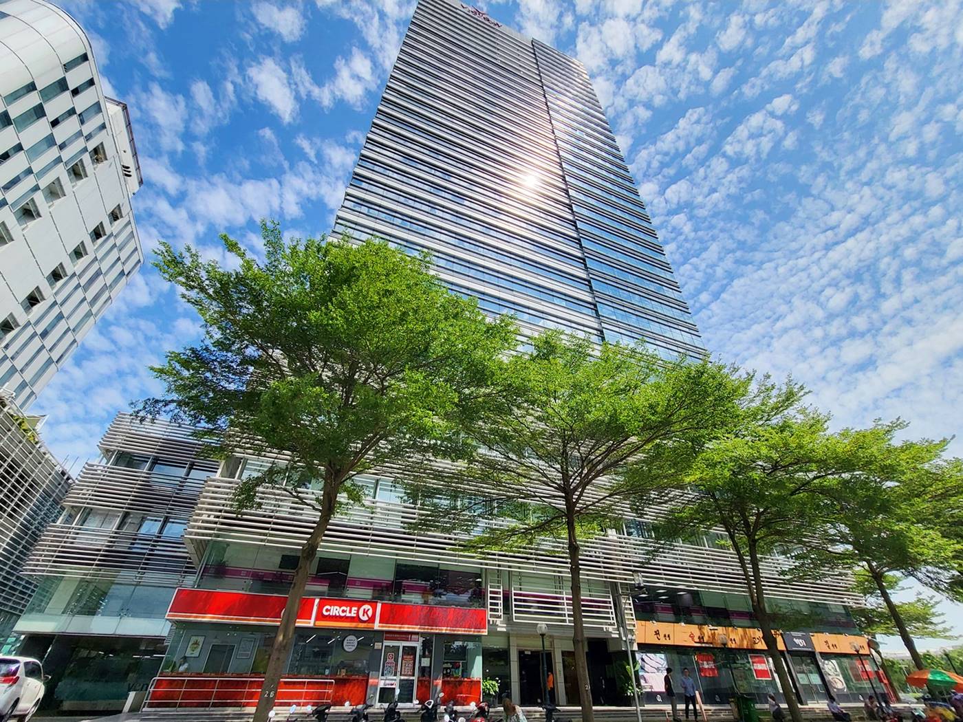 Văn phòng trọn gói Saigon Office • Victory Tower. 12 Tân Trào, Phường Tân Phú, Quận 7 - Vlook.vn