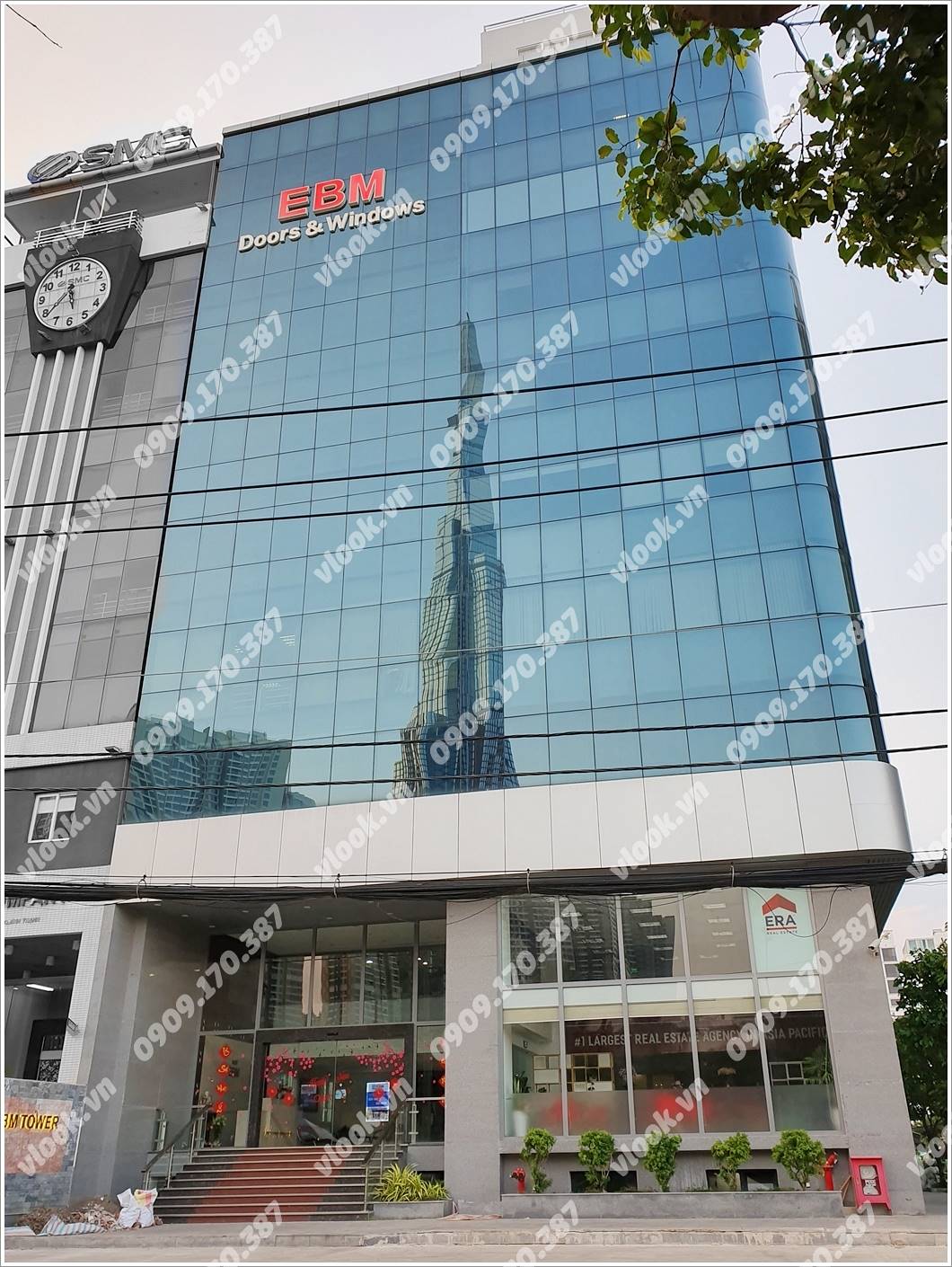 Mặt trước toàn cảnh oà cao ốc văn phòng cho thuê EBM Building, đường Ung Văn Khiêm, quận Bình Thạnh, TP.HCM - vlook.vn