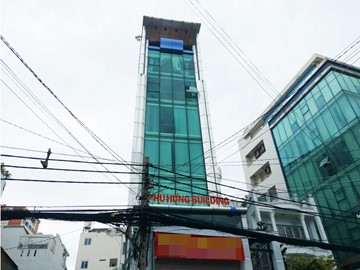 Mặt trước toàn cảnh oà cao ốc văn phòng cho thuê Phú Hưng Building, đường Ung Văn Khiêm, quận Bình Thạnh, TP.HCM - vlook.vn