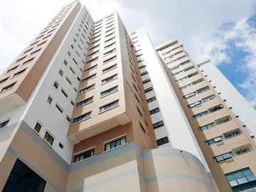 Cao ốc cho thuê văn phòng Đức Khải Building, Lạc Long Quân, Quận Tân Bình - vlook.vn