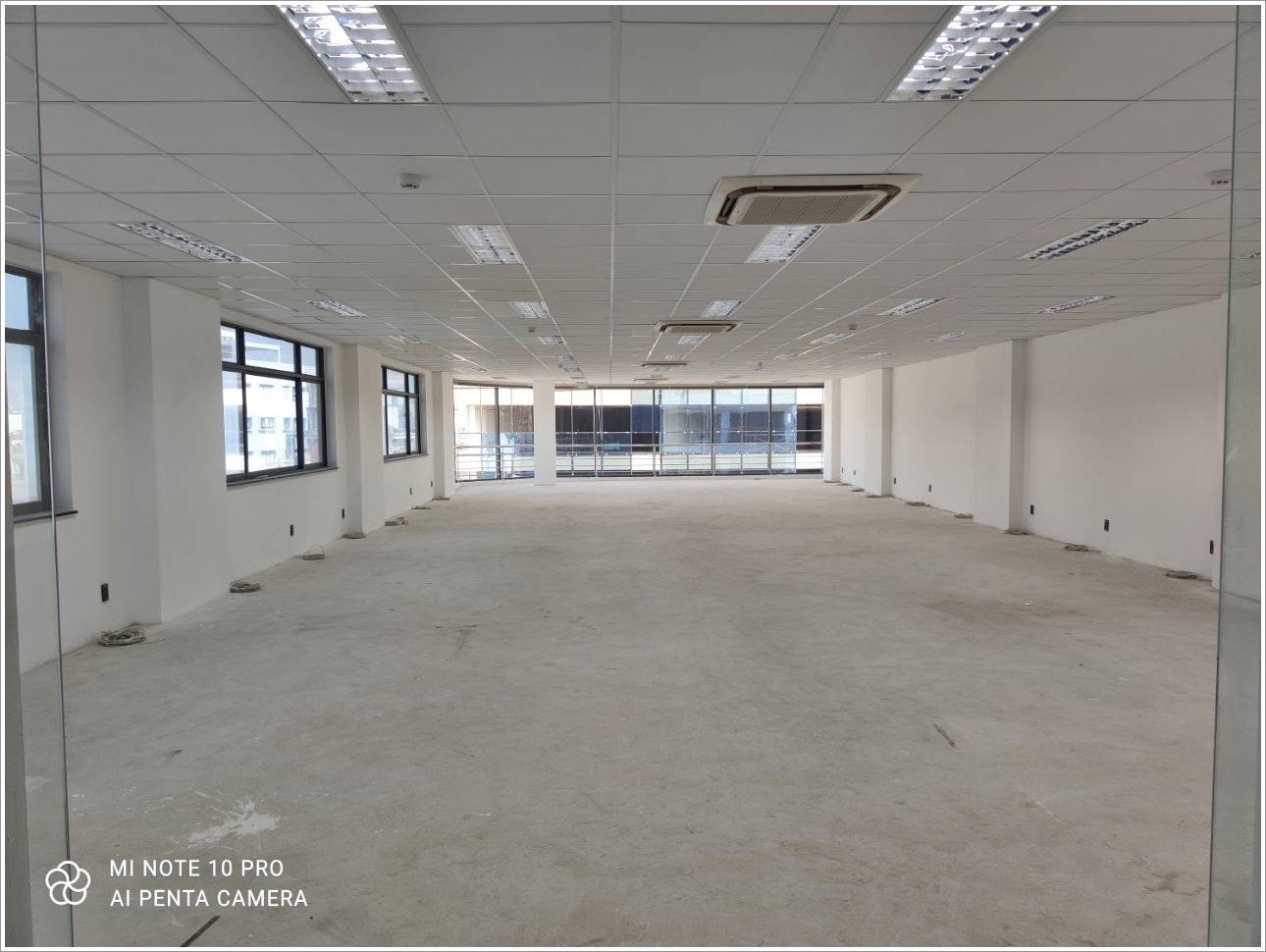 Cao ốc văn phòng cho thuê Mios Building, Hoàng Hoa Thám, Quận Bình Thạnh, TP.HCM - vlook.vn